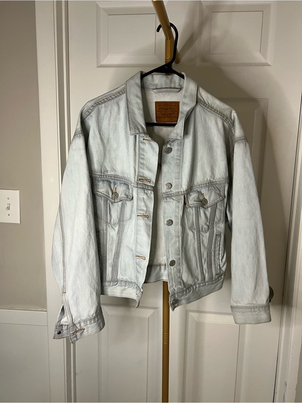 Levi's Light Wash Blue Denim Jacket Womens trucker jacket.